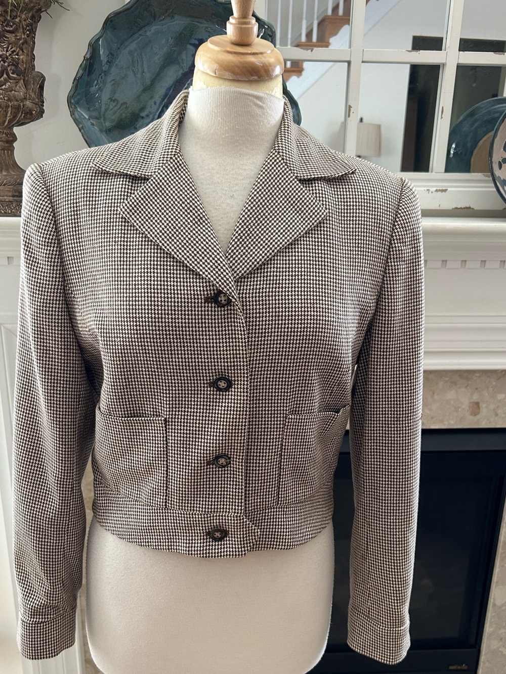 Carlisle Vintage Brown & Cream Houndstooth Cropped Blazer